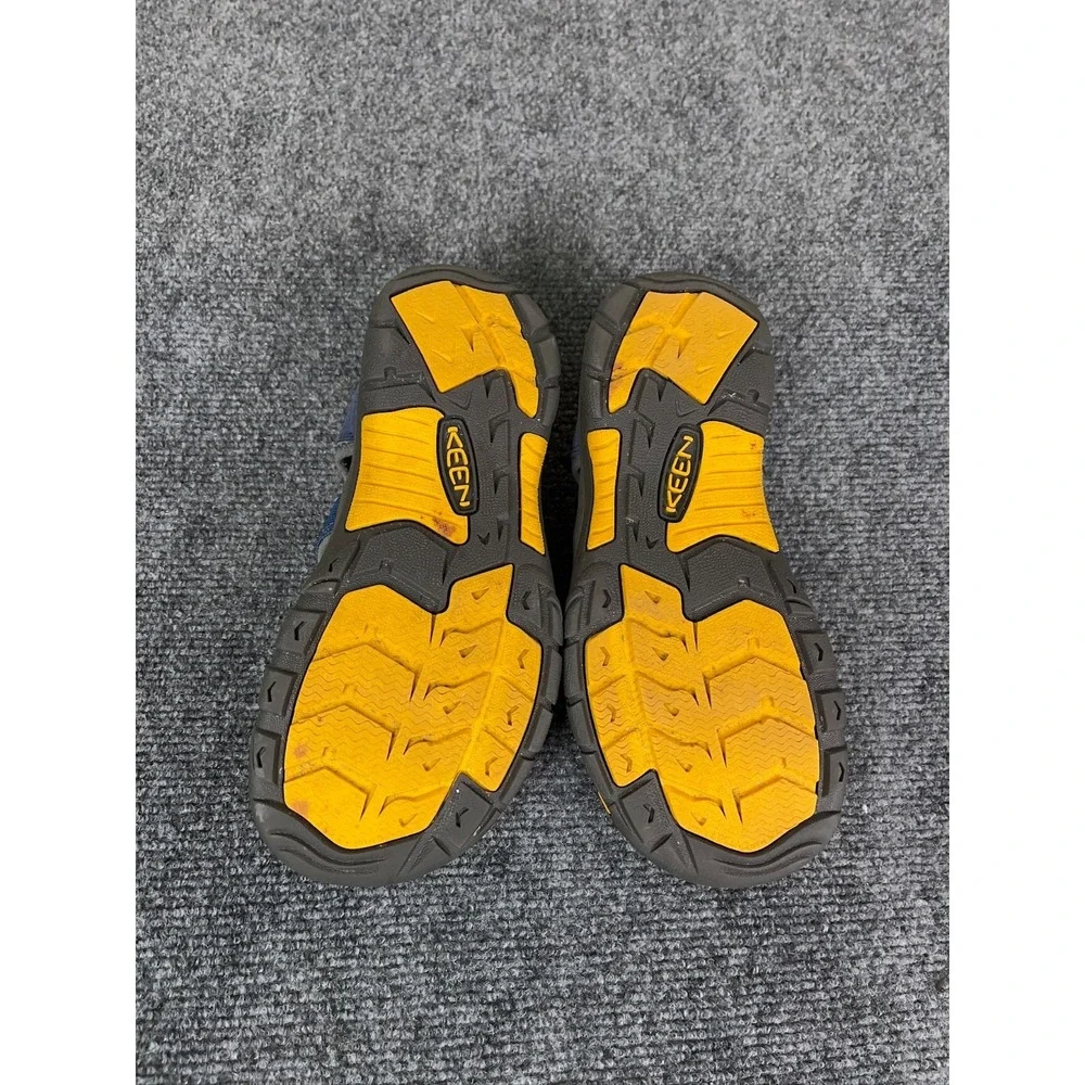 KEEN Boy's Newport Closed Toe Leather‎ Sandals Size 5 US Blue Outdoor Hiking EUC